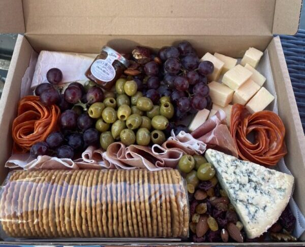 deli box for picnic punting