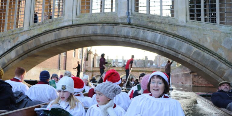 Christmas in Cambridge - Let's Go Punting - Punting in Cambridge