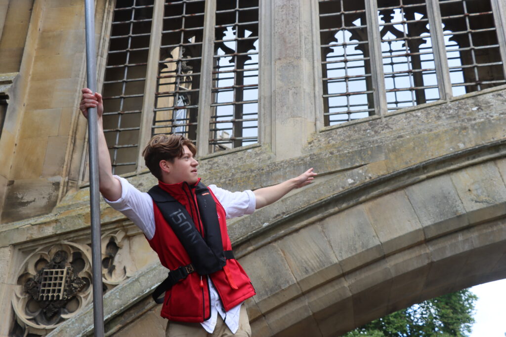 punting chauffeur conducting a tour on the River Cam