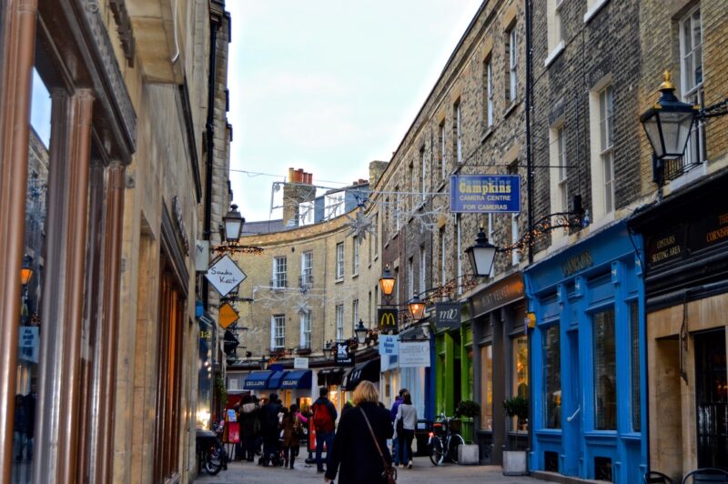 Rose Crescent Cambridge Christmas shopping daytime
